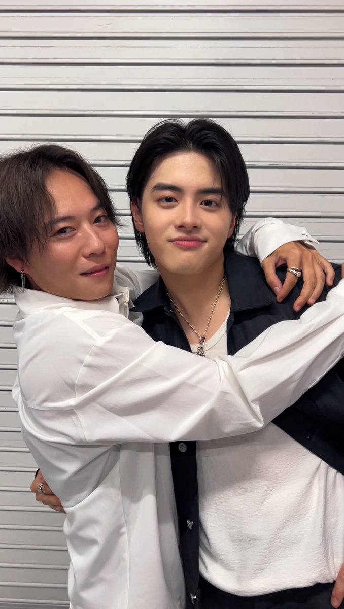 issei_171_staff's tweet photo. ⋱ TikTok更新のお知らせ ⋰

🔗https://t.co/9pUKI2yTEc

杉本さんありがとうございました🤝
@sgmttky_sw 

#AKTIEFES #CRAZY #TOBE_ISSEI https://t.co/7tLPltgaT9