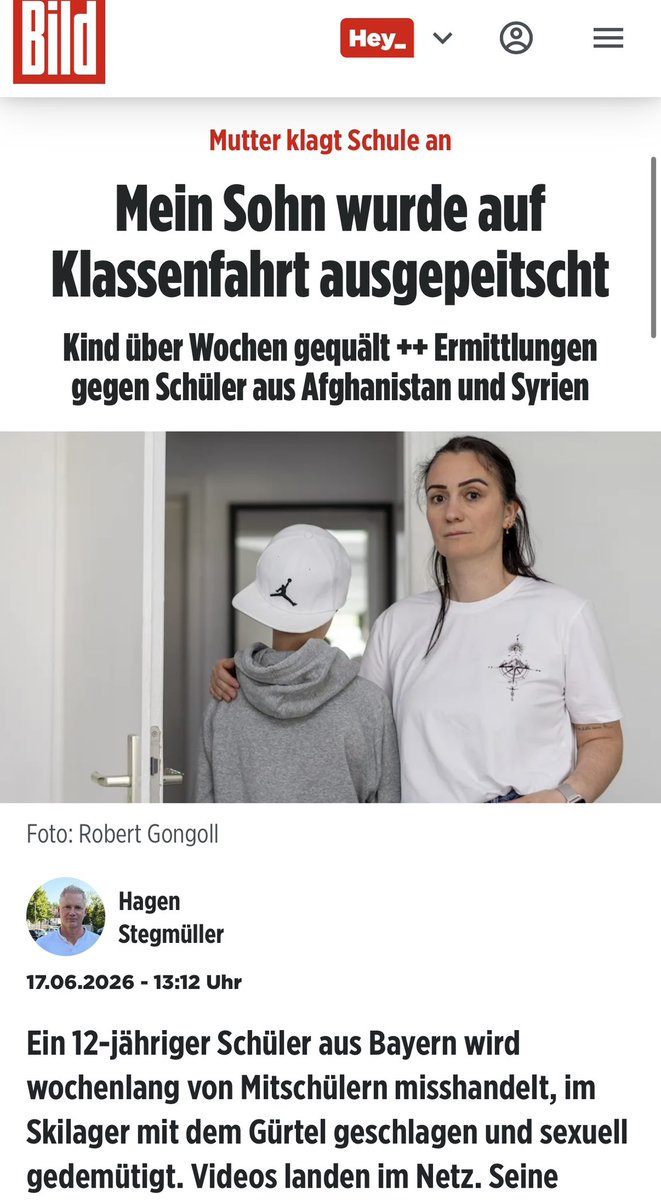 GeraldGrosz's tweet photo. Ein 12-jähriger Bub aus Bayern wird auf der Klassenfahrt von afghanischen und syrischen ‚Mitbürgern‘ wochenlang gequält, mit dem Gürtel geschlagen und sexuell gedemütigt. Videos landen im Netz. Das ist kein Einzelfall – das ist der brutale Alltag an unseren Schulen!
Unsere Bildungseinrichtungen sind zu Kriegsschauplätzen geworden, wo Nachwuchs-Islamisten und kulturfremde Gewalttäter auf unsere Kinder losgehen. Während die Gutmenschen von Grünen und Sozialisten und Scheinkonservative weiter ‚Vielfalt‘ predigen, zerbricht unsere Heimat. Genug ist genug!
Wir dürfen das nicht mehr hinnehmen. Verteidigen wir unsere Kinder, unsere Kultur, unsere Identität. Ab nach Hause!
Jetzt das neue Buch von Gerald Grosz bestellen:
👉 https://t.co/me4sD1mMMX