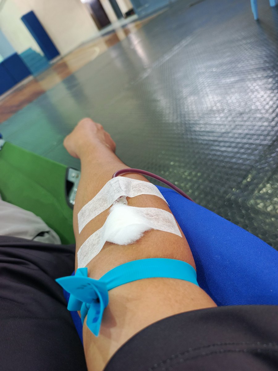 this_is_eyan's tweet photo. From "Takot sa karayom" to "Pang-sampung beses ko na pala 'to"

Grabe! As someone na bukod sa takot sa karayom e mababa pa ang pain tolerance, who would've thought na pang-sampung donate ko na 'to. 😅

Always grateful for the opportunity to help save lives. Tara donate ka na rin. https://t.co/8cIMCkT3QH