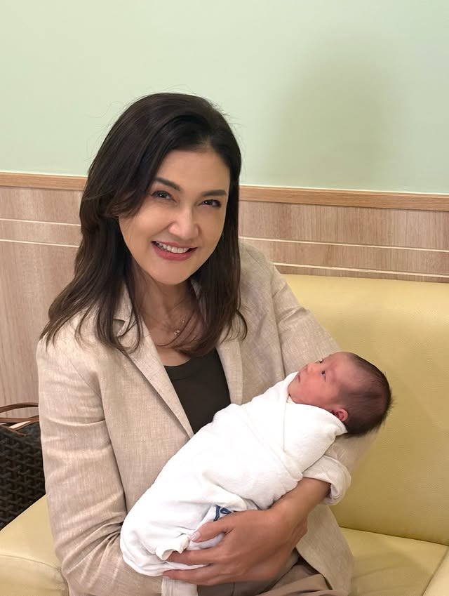 Anne141014xx's tweet photo. 💕💕💕

ยินดีด้วยนะคะ Grandma คนสวย😊
เอ็นดูว์ น้องไอย์มองคุณยายตาแป๋วเลย🥰🫶

#annsirium #แอนสิเรียม
@Annsirium https://t.co/VrtnKhjJC2