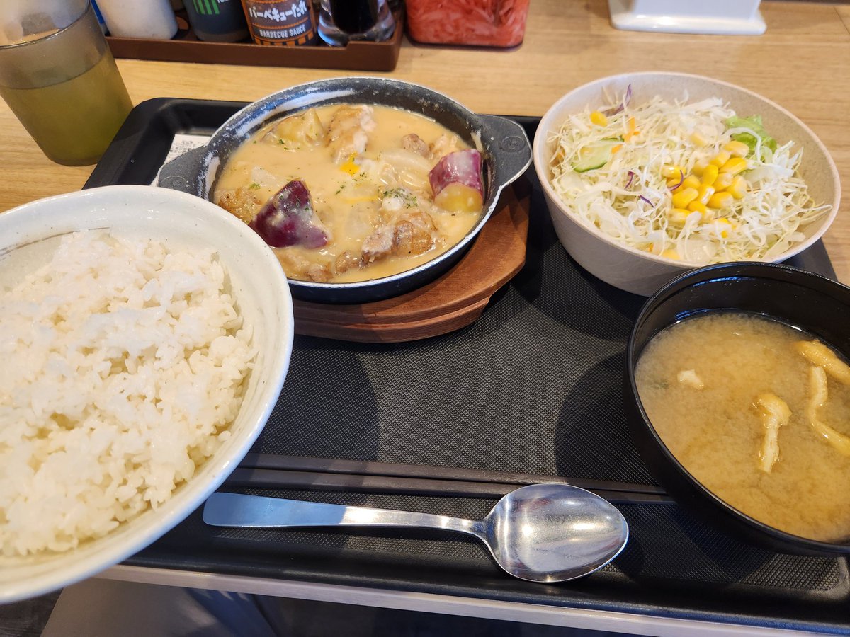 tatami_tea's tweet photo. なぜこの時期に....??
って思ったけど
シュクメルリはうまい(⁠・⁠∀⁠・⁠) https://t.co/pV4PT2E7Kf