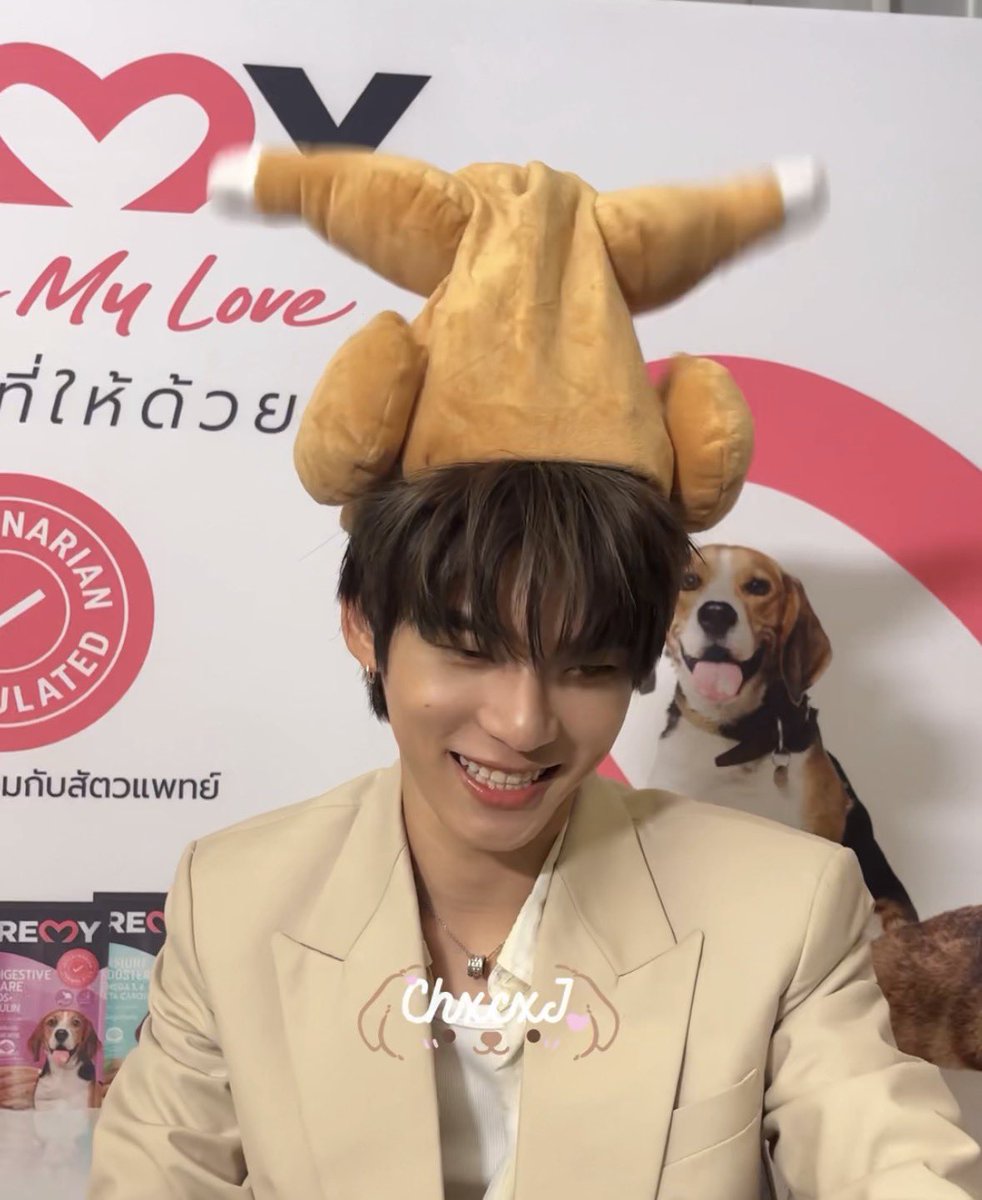 ChxcxJ's tweet photo. เฮ้ยยยยยยยยยยย ไหนคือตี๋ตัวจริงงงง 555555555555 

#twnpich https://t.co/PCoMKewCSs