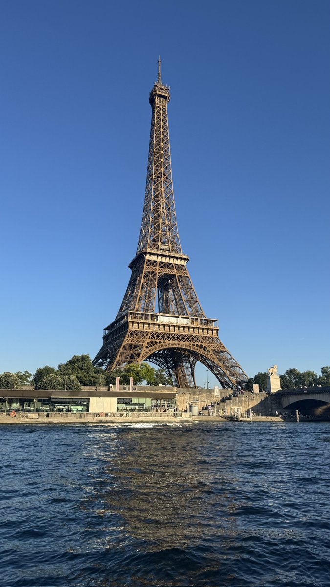woozenniee's tweet photo. 🌳*pic*
🌳*pic*
🌳totally a France day
🌳i osso (*'also' cutely) went to see Eiffel Tower
🌳*pic*
🌳*pic* https://t.co/9R4XWvW08C