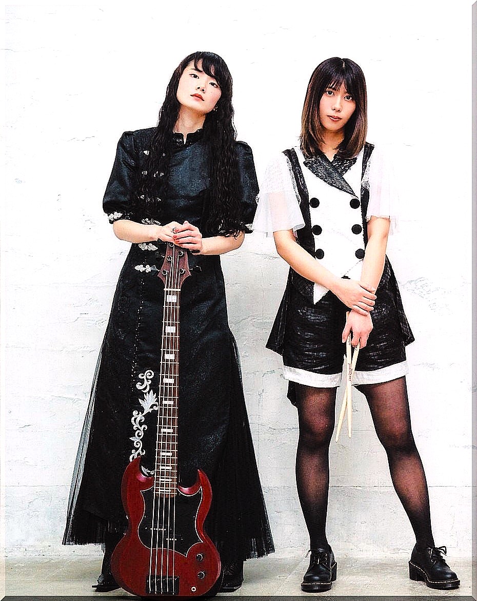 blue_bandmaid's tweet photo. #bandmaid
@misa_bandmaid 
@achi_bandmaid 
🎀BAND-MAID BLUE🎀 https://t.co/RiSsEF8MpI https://t.co/wzGKgiKUDP
