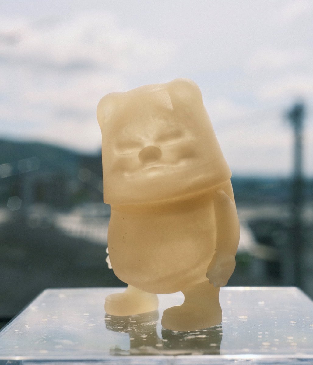 10per_'s tweet photo. いい顔のクマです。

ソフビっぽい構造にして(2パーツですが)少しポーズが変えれます！

#ワンフェス　#ソフビ　風　#アートトイ
 #sofvi #3D #3Dプリンター　#フィギュア https://t.co/2WTqbgRJHK