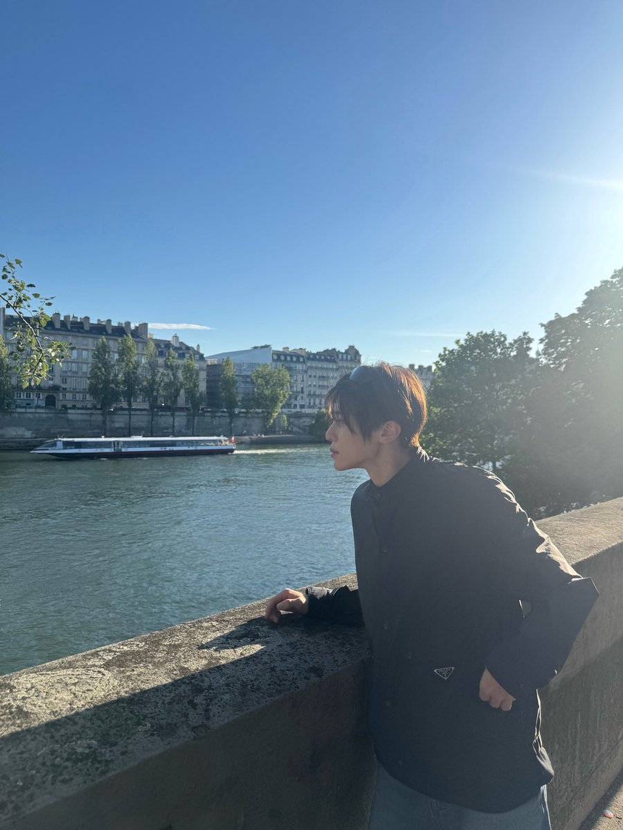 511LOG's tweet photo. 260617 13:15 CEST
🌷📸 https://t.co/mY2rCiv6F3