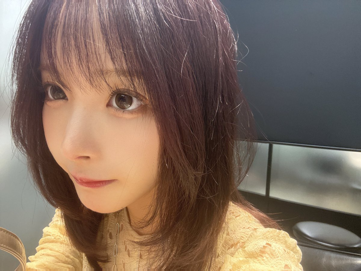 Kana_Momonogi's tweet photo. 髪の毛を染めました✌︎ https://t.co/moDfYiMxRI