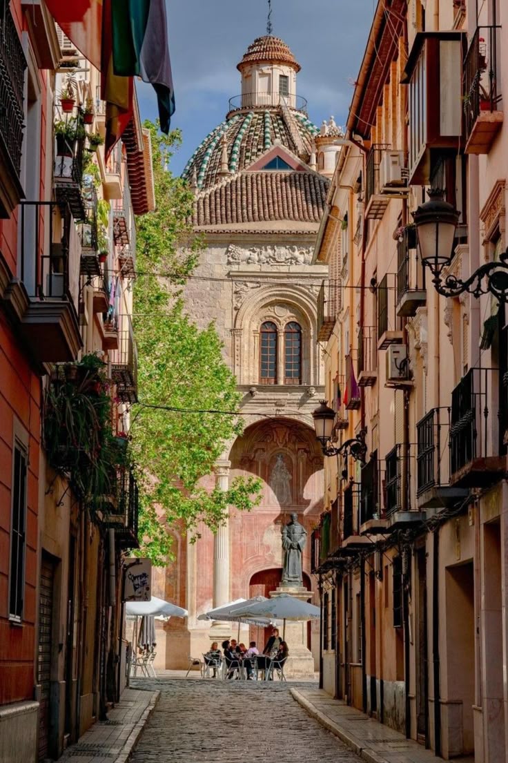 Aesthetecx's tweet photo. Granada Spain 🇪🇸 https://t.co/OfZ6YOQb6j