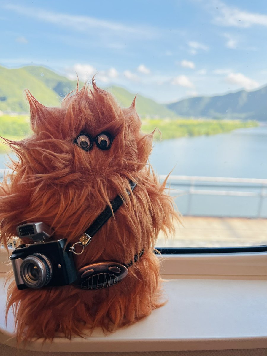 tirol_choco7's tweet photo. 残念な位イデアが沸いてこない可哀想な自分のために、日帰り1人旅で充電⚡️
山と海と石畳と路地裏を堪能できる大好きな街・尾道🧡
カチコチの頭も少しは柔らかくなったかな🤣 https://t.co/roXk2hYhsg