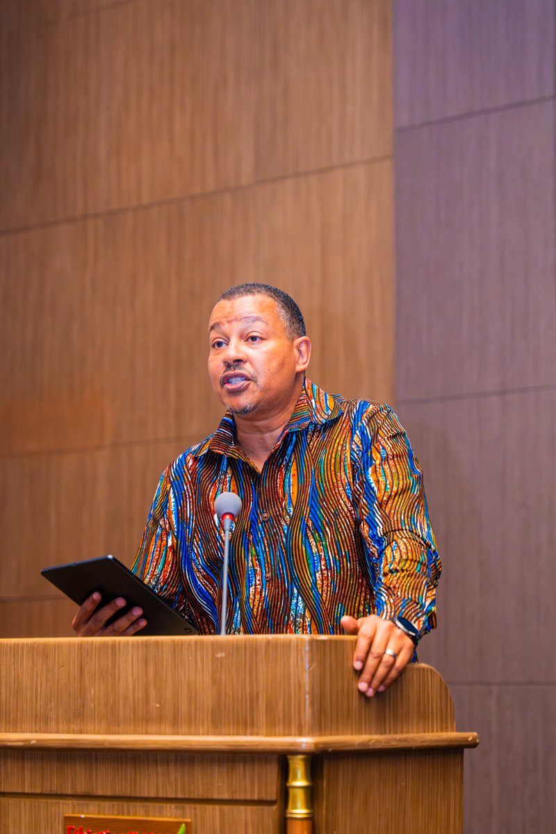 EAPhilanthropy's tweet photo. A paradox @Dr. @tmurisa put to the #10thEAPC: Africa holds 60% of the world's uncultivated arable land, yet spends 45 billion dollars a year importing food, and grows the world's cotton while processing only 2% of it. 𝑺𝒆𝒍𝒇-𝒔𝒖𝒇𝒇𝒊𝒄𝒊𝒆𝒏𝒄𝒚 𝒊𝒔 𝒂 𝒄𝒉𝒐𝒊𝒄𝒆 𝒘𝒆 𝒉𝒂𝒗𝒆 𝒏𝒐𝒕 𝒚𝒆𝒕 𝒎𝒂𝒅𝒆. - @sivioinstitute #10thEAPC