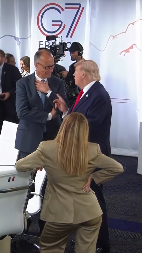 M49liberorso's tweet photo. Quando il cameriere ti aveva detto che il tavolo si sarebbe liberato in 10 minuti ma è passata mezz’ora https://t.co/ZVcXXtnutv