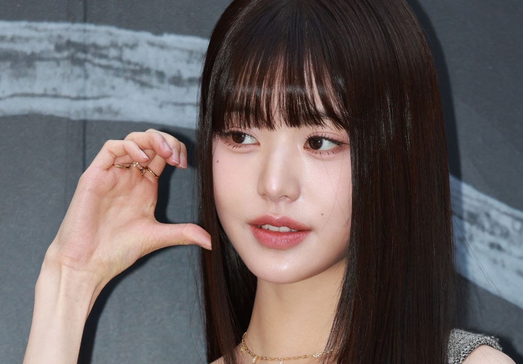 factualindexx's tweet photo. 👑🇰🇷 Most Beautiful Korean Woman Every Year (2000–2026)

2000 — Song Hye-kyo
2001 — Jun Ji-hyun
2002 — Kim Tae-hee
2003 — Kim Tae-hee
2004 — Song Hye-kyo
2005 — Kim Tae-hee
2006 — Kim Tae-hee
2007 — Kim Tae-hee
2008 — Kim Tae-hee
2009 — Kim Tae-hee
2010 — Kim Tae-hee
2011 — Song Hye-kyo
2012 — Jun Ji-hyun
2013 — Jun Ji-hyun
2014 — Jun Ji-hyun
2015 — Jun Ji-hyun
2016 — Suzy
2017 — Suzy
2018 — Irene
2019 — Jisoo
2020 — Jisoo
2021 — Jisoo
2022 — Jang Wonyoung
2023 — Jang Wonyoung
2024 — Karina
2025 — Jisoo
2026 — Jisoo

Based on beauty-icon status, public perception, fashion influence, media recognition, CF power, popularity, and cultural impact during each year.

Source: Korean media recognition, the Tae-Hye-Ji phenomenon, Gallup Korea popularity trends, brand reputation rankings, entertainment-industry influence, public polls, and fashion impact.

*Subjective ranking for entertainment purposes. Who would you change?* 👇🇰🇷✨
