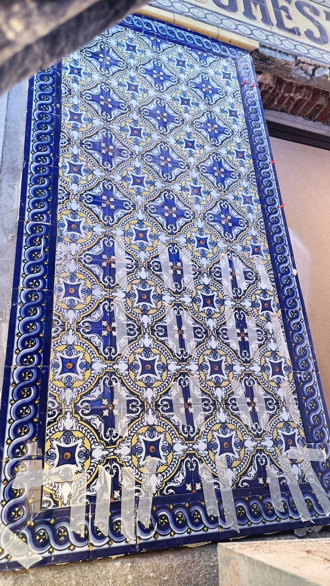Unsereno's tweet photo. Tranquilidad! han repuesto los azulejos eliminados https://t.co/q75KoqnYFC