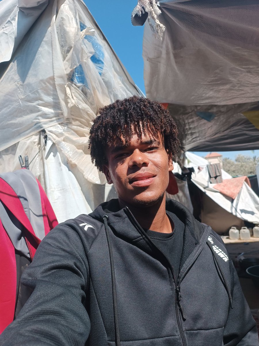 SALEHIDRES2004's tweet photo. "I am a Black Palestinian youth; our skin is dark, our hearts are pure, and we only want to live in peace. 🖤🇵🇸🕊️"https://t.co/ADMducrk2k https://t.co/2Jx3U98m4F