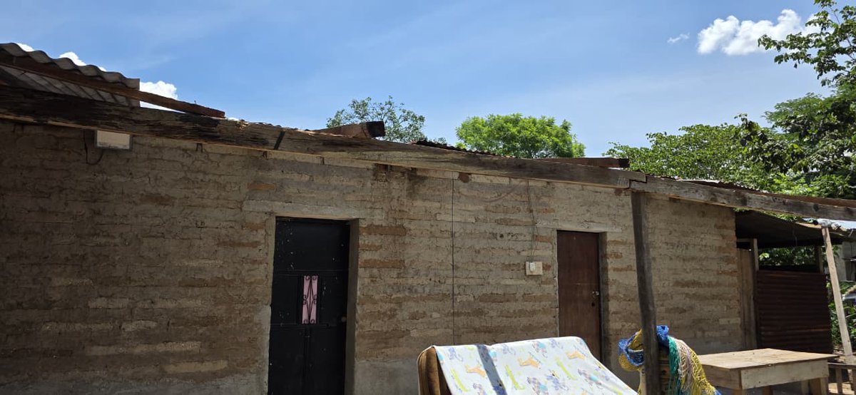 ConredGuatemala's tweet photo. #BajaVerapaz A través de la #UGAM se coordinó la Evaluación de Daños y Análisis de Necesidades (EDAN) en vivienda afectada por fuertes vientos registrados en colonia Chicustin, Cubulco, Baja Verapaz.
Fotografías: Sistema CONRED. https://t.co/RPiZZSltsv