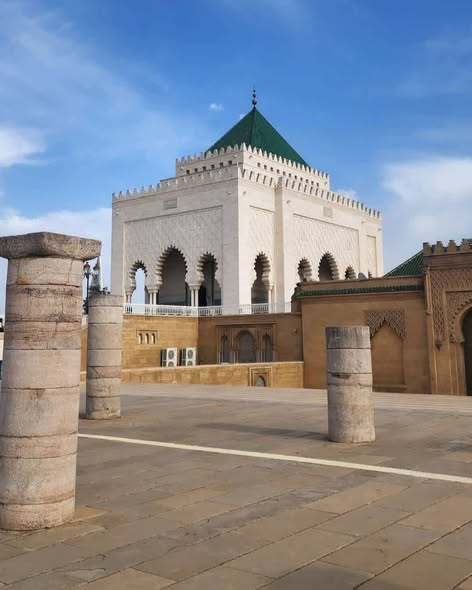 DodoNaserrr's tweet photo. Rabat, capitale du Royaume du Maroc ✨️ 👑🇲🇦 .... Magnifique architecture marocaine 💠✨👌🏻 https://t.co/Cn68gSAzfT