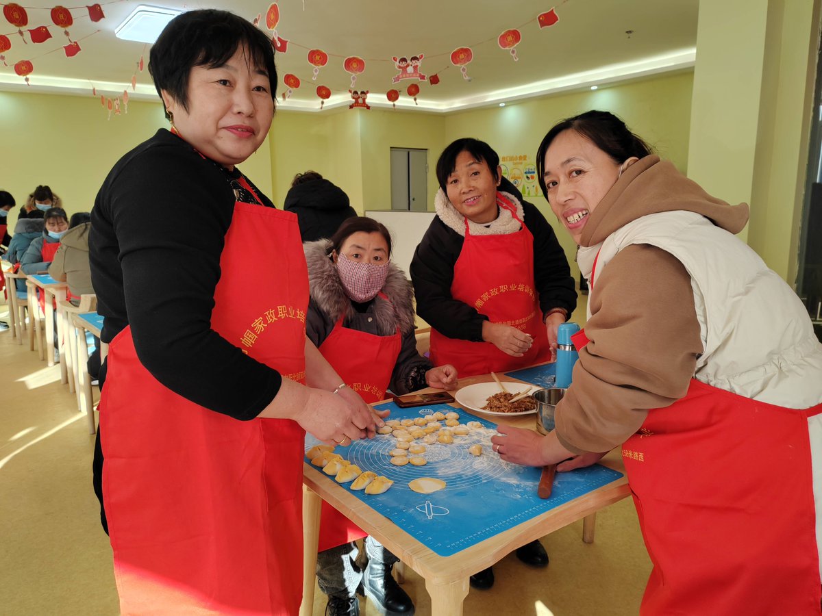 DRLISASIPATRICK's tweet photo. Lunar New Year vibes  Red envelopes, dumplings, and family reunions—grateful for this warm, festive time with loved ones! https://t.co/RFiyBVouKb
