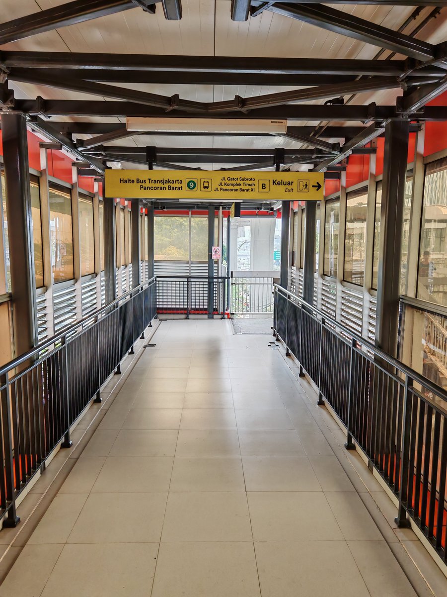 euisaqmal's tweet photo. Selasa, 16 Juni 2026

Perjalananku hari ini. Cobain Shem Ramen di Atrium.
Jauh bgt berangkat dr Pancoran wkwk
Tapi itu seru sih soalnya aku menikmati bgt perjalanan naik Transjakarta, walaupun harus transit 2 kali 😅 https://t.co/59R2NzqfwD