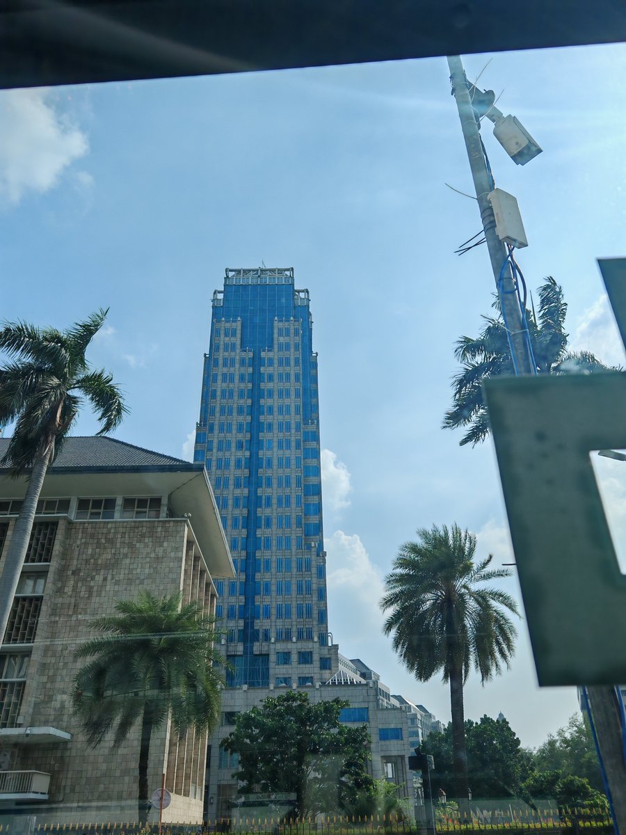 euisaqmal's tweet photo. Selasa, 16 Juni 2026

Perjalananku hari ini. Cobain Shem Ramen di Atrium.
Jauh bgt berangkat dr Pancoran wkwk
Tapi itu seru sih soalnya aku menikmati bgt perjalanan naik Transjakarta, walaupun harus transit 2 kali 😅 https://t.co/59R2NzqfwD