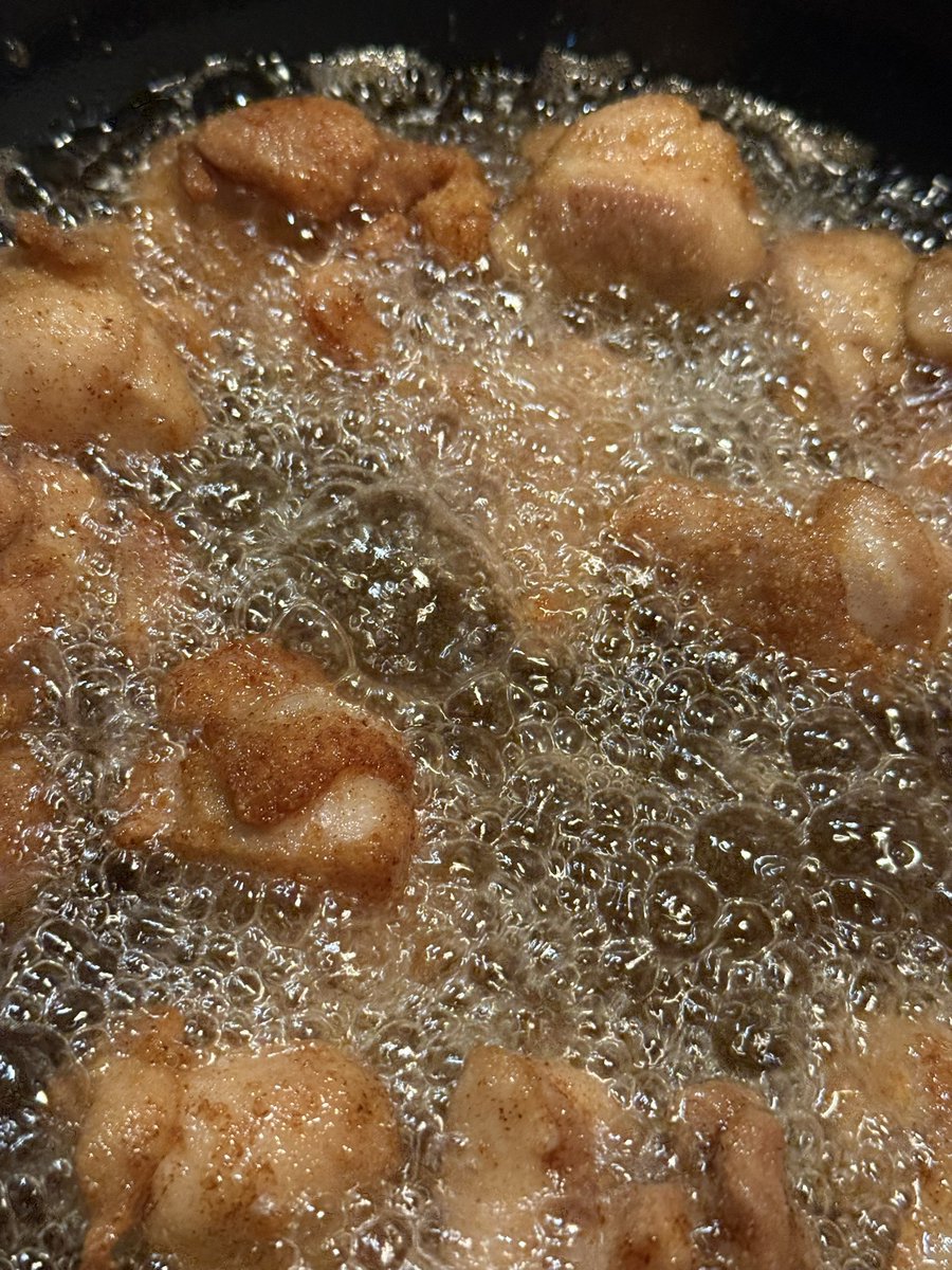 tocchi105's tweet photo. やっぱ美味い、
美味すぎるー。
日清製粉から揚げ粉。
これを食う活動を
俺は日活と呼ぶ。
この、ビール泥棒めっ！！！！
最高すぎんだろ
危ねぇよこの粉🥰 https://t.co/RYZWSkVhKo