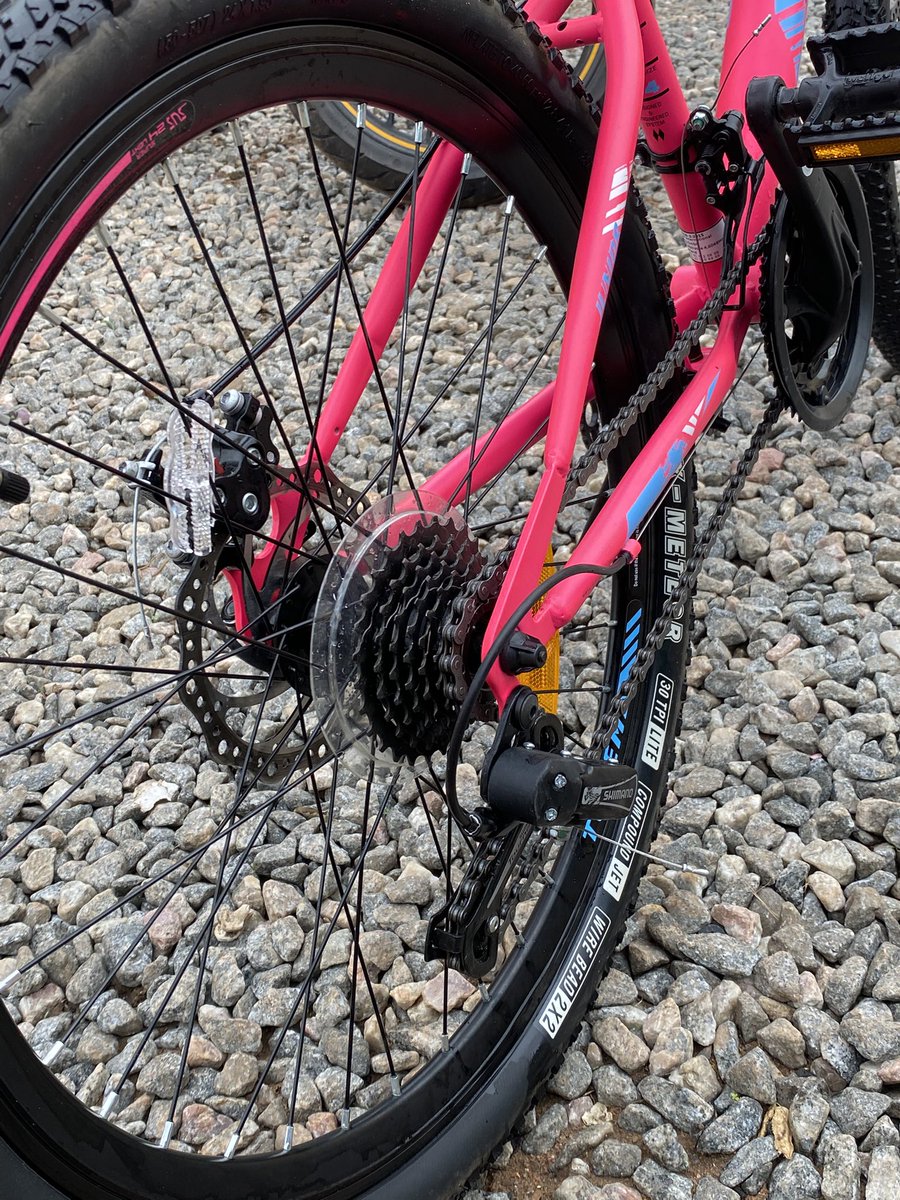 mjsbikeworld's tweet photo. TOTEM JUNIOR 24” (NEW)
✅cable disc brakes 
✅Front suspension 
✅Ghc 3.5k
📱0243989470
@gyaigyimii , @MutomboDaPoet https://t.co/qnI475Fkn4
