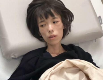 kirinjijineta's tweet photo. 【速報】障害者施設で働いていた16歳の少女が警察に追い詰められて死亡してしまう

■何があった？
2025年2月、家族で経営する障害者施設で働いていた当時16歳の女性が別の利用者に噛みつこうとする人物を止める
↓
すると、その4か月後に女性は暴行の疑いで逮捕されることに
↓
女性やその家族は無実を訴えたが、勾留が二度延長される中で彼女は摂食障害を患う
↓
その後、女性の体重は20キロまで減って去年12月に死亡することに

■最悪な取り調べ
亡くなった女性は取り調べの様子をノートに記していた
↓
そこには「あごをすうかいたたいたかきかれました」「本当はやったんだろうしょうじきに言えなど　私は本当にやっていません」との内容が書かれていた
↓
また、取り調べでは「今言ったら楽になるぞ。別に施設をつぶしたいわけじゃないねん。お母さん困らすな」という警察側の発言もあったとみられる
↓
過酷な取り調べが続いた結果、女性はPTSD・心的外傷後ストレス障害を発症することに
↓
その後、女性の母親は国と兵庫県に対して、およそ1億円の賠償を求める訴えを起こす
↓
ちなみに、虐待の疑いを相談した利用者も「オーバーに言ってしまった」と謝罪していることが発覚しており、警察や検察による捜査に不備があった可能性が指摘されている

■世間の反応
・どんな取り調べしたらこんなことになるんだよ
・16歳の女の子が死ぬまで追い詰められたとか考えただけで悲しい

#キリン時事系
