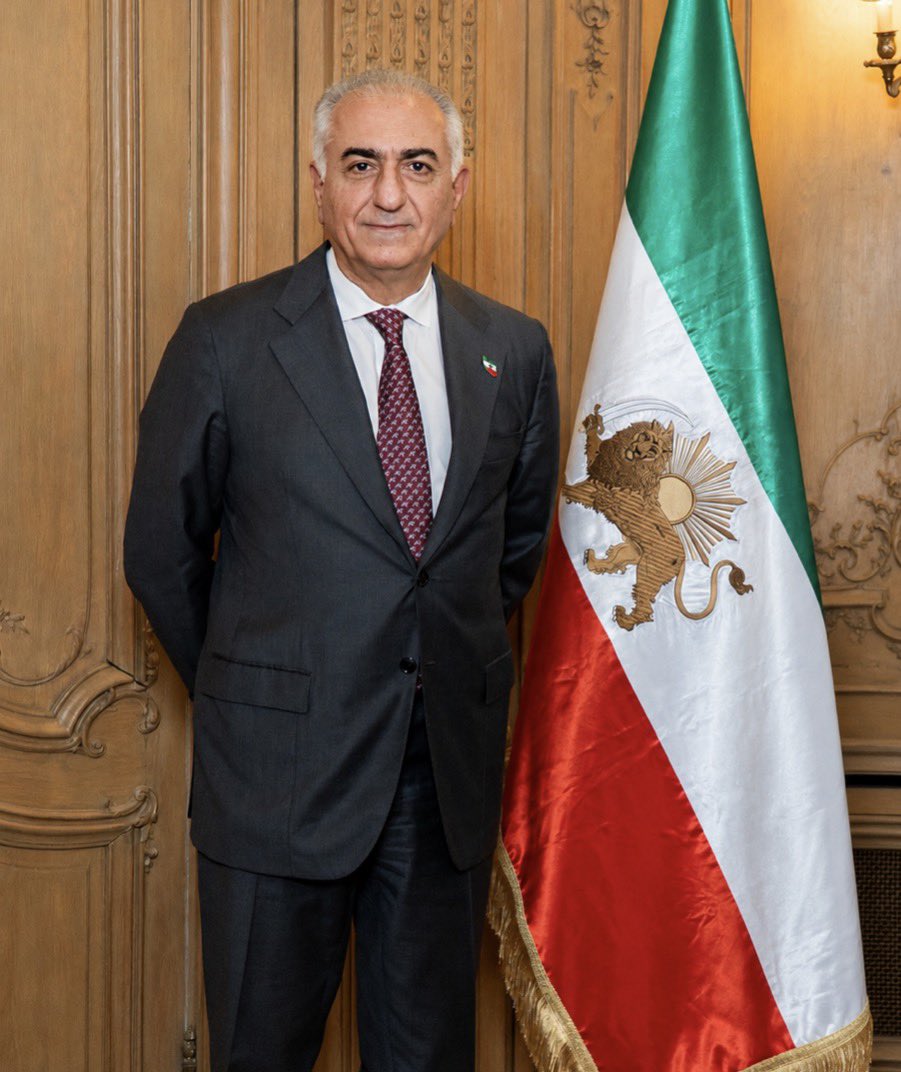 GardJavidan2025's tweet photo. ما فقط شاه میخواهیم 
We want Reza Shah II Pahlavi https://t.co/E4FHt6tGkA