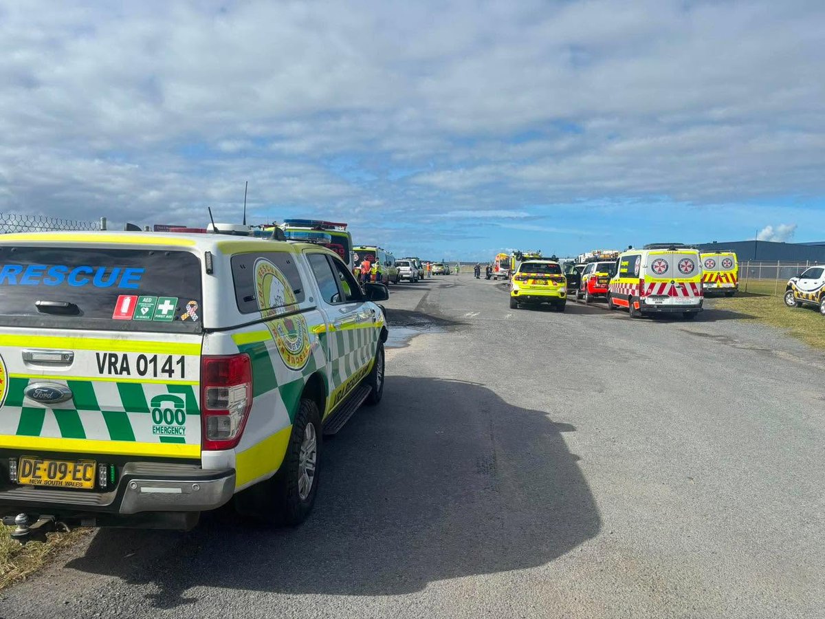 VRArescue's tweet photo. Today, VRA Rescue NSW members joined emergency service partners from across New South Wales and Queensland to participate in Exercise Mudcrab 2026 at Gold Coast International Airport, simulating the crash of a Boeing 737-800 into a nearby waterway
https://t.co/V8bWPBZRyK https://t.co/XhKR8E55YC
