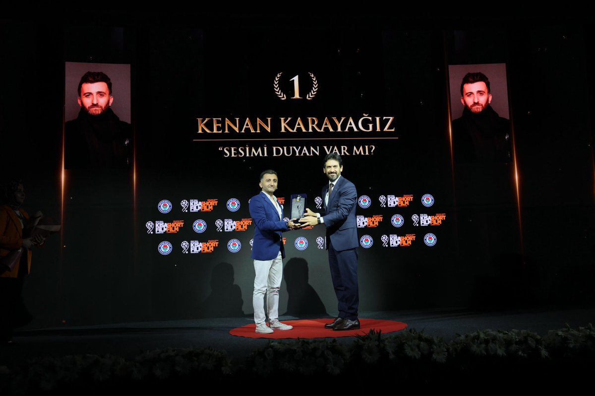 EgitimBirSen's tweet photo. 🎬 Eğitim Temalı 9. Uluslararası Kısa Film Yarışması’nda ödüller sahipleriyle buluştu
 
🥇 Birincilik Ödülü: Kenan Karayağız- “Sesimi Duyan Var mı?”
 
#EBSkısafilm
#BugününYarınlarınVeKalıcıİşlerinSendikası https://t.co/K8ObnJYpDc
