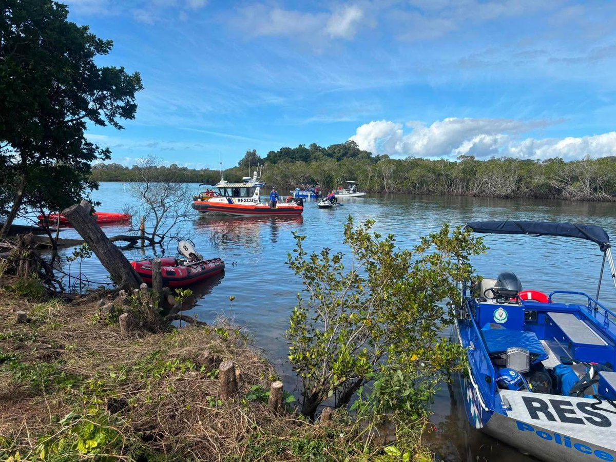 VRArescue's tweet photo. Today, VRA Rescue NSW members joined emergency service partners from across New South Wales and Queensland to participate in Exercise Mudcrab 2026 at Gold Coast International Airport, simulating the crash of a Boeing 737-800 into a nearby waterway
https://t.co/V8bWPBZRyK https://t.co/XhKR8E55YC
