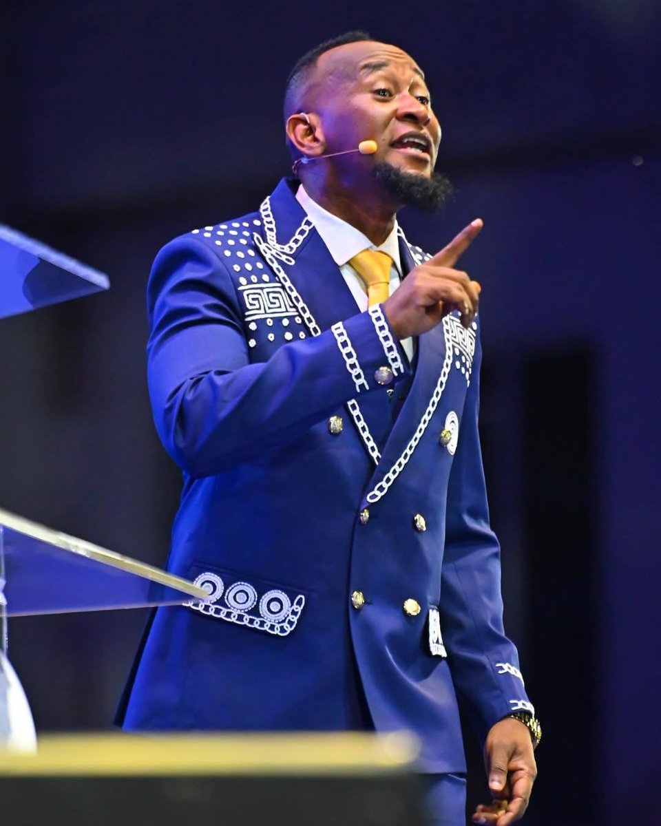 PitebroM's tweet photo. God has called you to be a champion like us. So, move out. Participate in the works of God. Don't be like the average Christian.  Be a participant in this team here. Don't observe.  Participate in it. #ProphetElvisMbonye https://t.co/wZQiOiU24N
