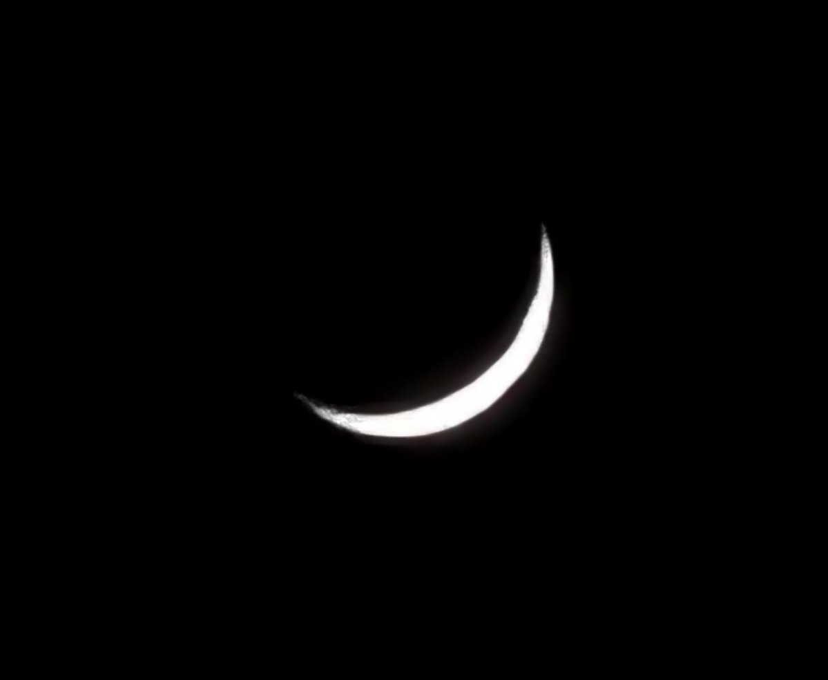 nonoc46493's tweet photo. 三日月が綺麗だった🌙 https://t.co/ZE4TFsHvXQ