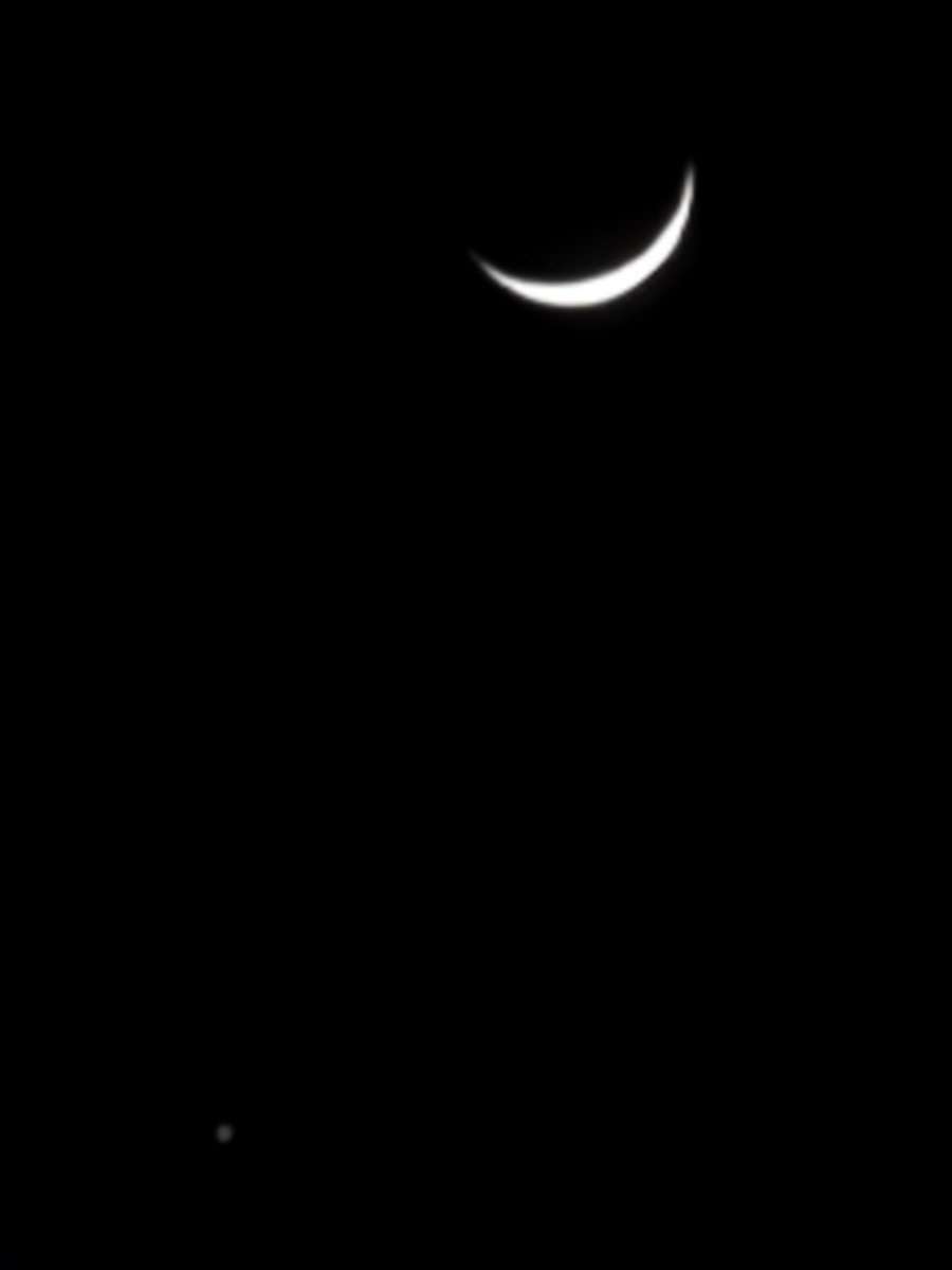 nonoc46493's tweet photo. 三日月が綺麗だった🌙 https://t.co/ZE4TFsHvXQ