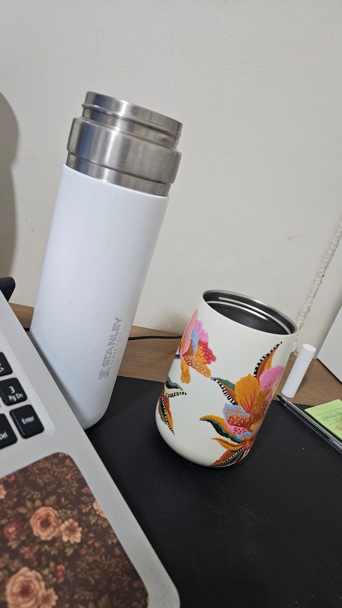 studync's tweet photo. Acho que eu tenho alguma coisa contra tampas... https://t.co/4HkHQxKhuq