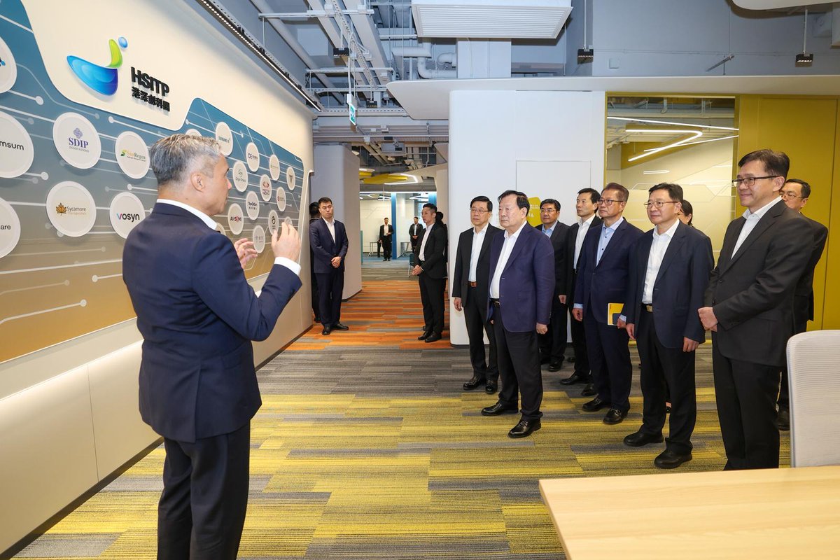 hsitp_org's tweet photo. Welcomed Mr. Xia Baolong, Director of the Hong Kong and Macao Work Office of the CPC Central Committee and the State Council Hong Kong and Macao Affairs Office, alongside CE Mr John Lee to #HSITP. Grateful for Mr Xia's support – HSITP is building HK into a world-class I&amp;T hub. https://t.co/f1YOqAO58u