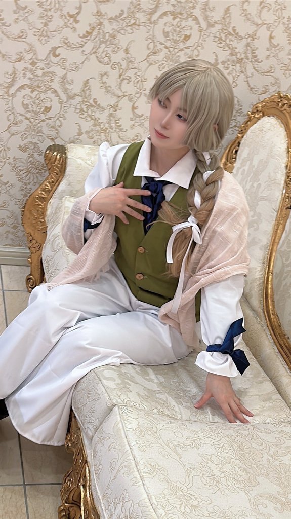 R01_75219's tweet photo. 【️コスプレ/Cosplay】      

｢絵の世界に入り込んだみたいで楽しそうじゃない？｣

イベント｢Framed in the Gallery｣                                    
                                   強行部      御門 尊  🌹
ーーーーーーーーーーーーーーーーー
#brmy_cos https://t.co/h3FmtzhUyr