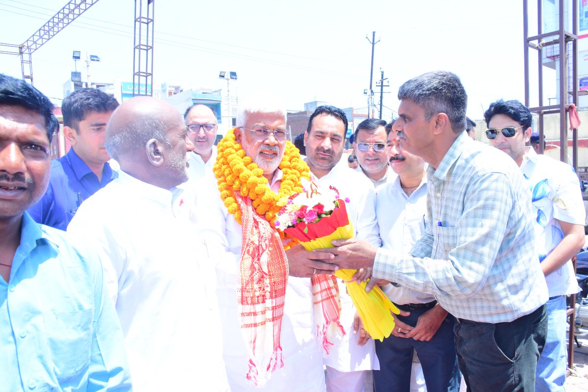 CdoShamli's tweet photo. केन्द्र सरकार के 12 वर्ष पूर्ण होने के अवसर पर विशेष जन सम्पर्क एवं जन जागरूकता कार्यक्रम के अन्तर्गत आज दिनांक 17-06-2026 को विकसित भारत संकल्प सम्मेलन मुख्य अतिथि श्री स्वतन्त्र देव सिंह जी, मा० मंत्री, जल शक्ति विभाग, उ०प्र० की गरिमामयी उपस्तिथि में सिटी ग्रीन्स, शामली में आयोजित हुआ। साथ ही अभियान अंतर्गत विभिन्न विभागों द्वारा लगाई गई विकास प्रदर्शनी का भव्य शुभारंभ भी मा० मंत्री जी द्वारा किया गया।
