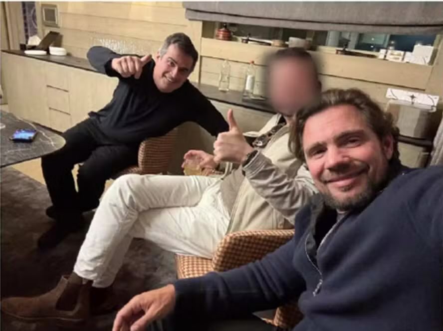 JeffreyChiquini's tweet photo. A Polícia Federal acabou de concluir que Vorcaro pagou ao menos R$ 6 MILHÕES de 'MESADINHA' para Ciro Nogueira de 2024 a 2025,

Já sabemos o que Vorcaro queria em troca dos R$129 milhões, também sabemos sobre os R$155 milhões agora só falta descobrir o que Ciro deu em troca… https://t.co/6w8vR5nFpW