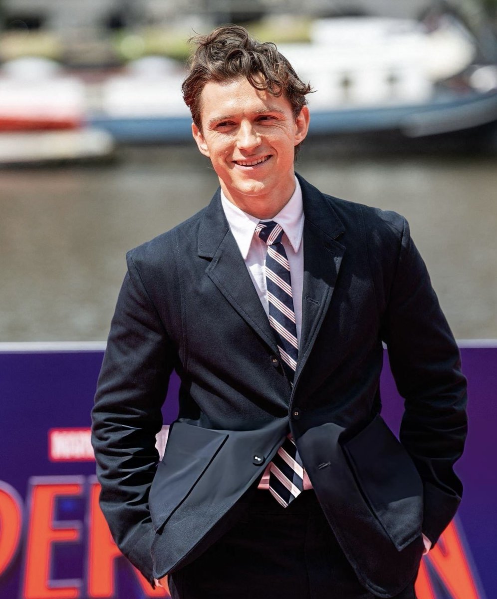 marvel_updat3s's tweet photo. Tom Holland at the ‘SPIDER-MAN: BRAND NEW DAY’ photocall in Amsterdam. https://t.co/up2KJCfVHC