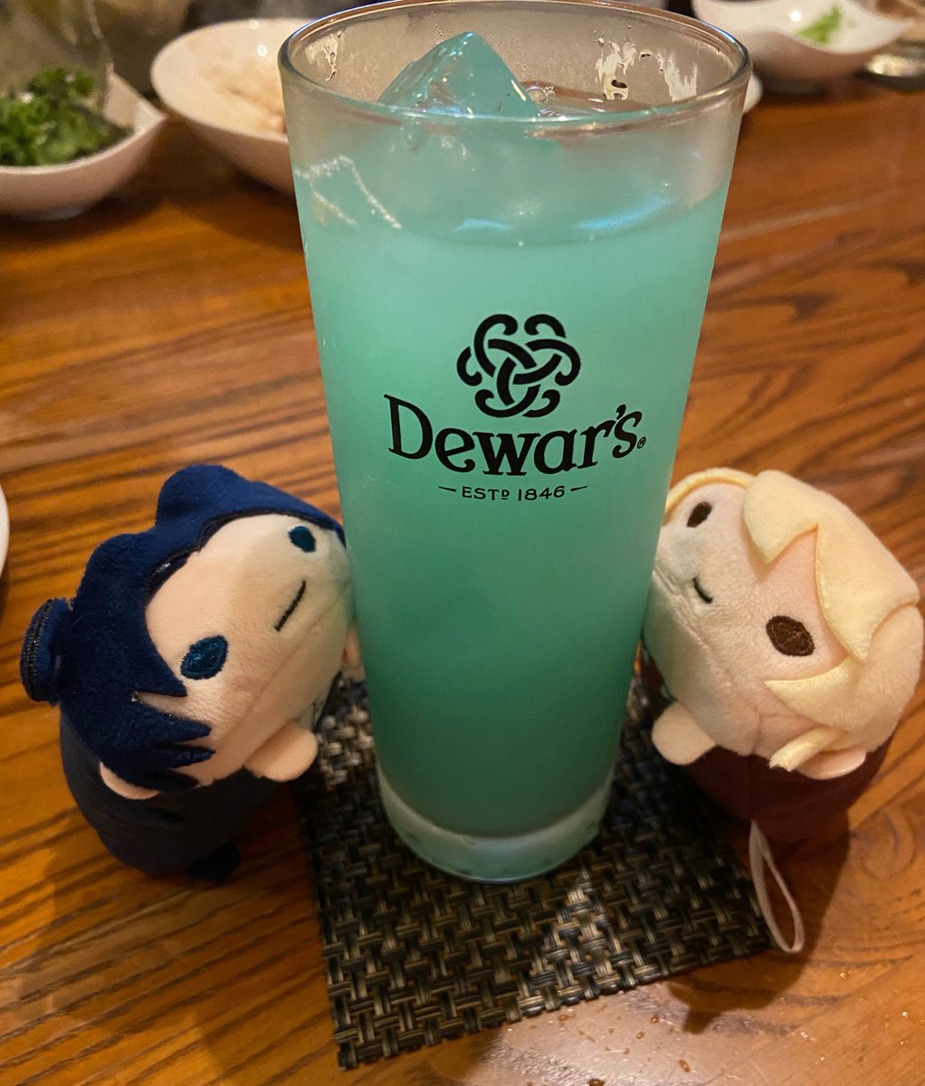 0131Uk's tweet photo. 酒じゃーーー！！
アイスブレイカーとチャイナブルーです！どちらもさっぱりしてて美味しい🤤
味が似ててニヤニヤしちゃった♡ https://t.co/SDiNghdfqV