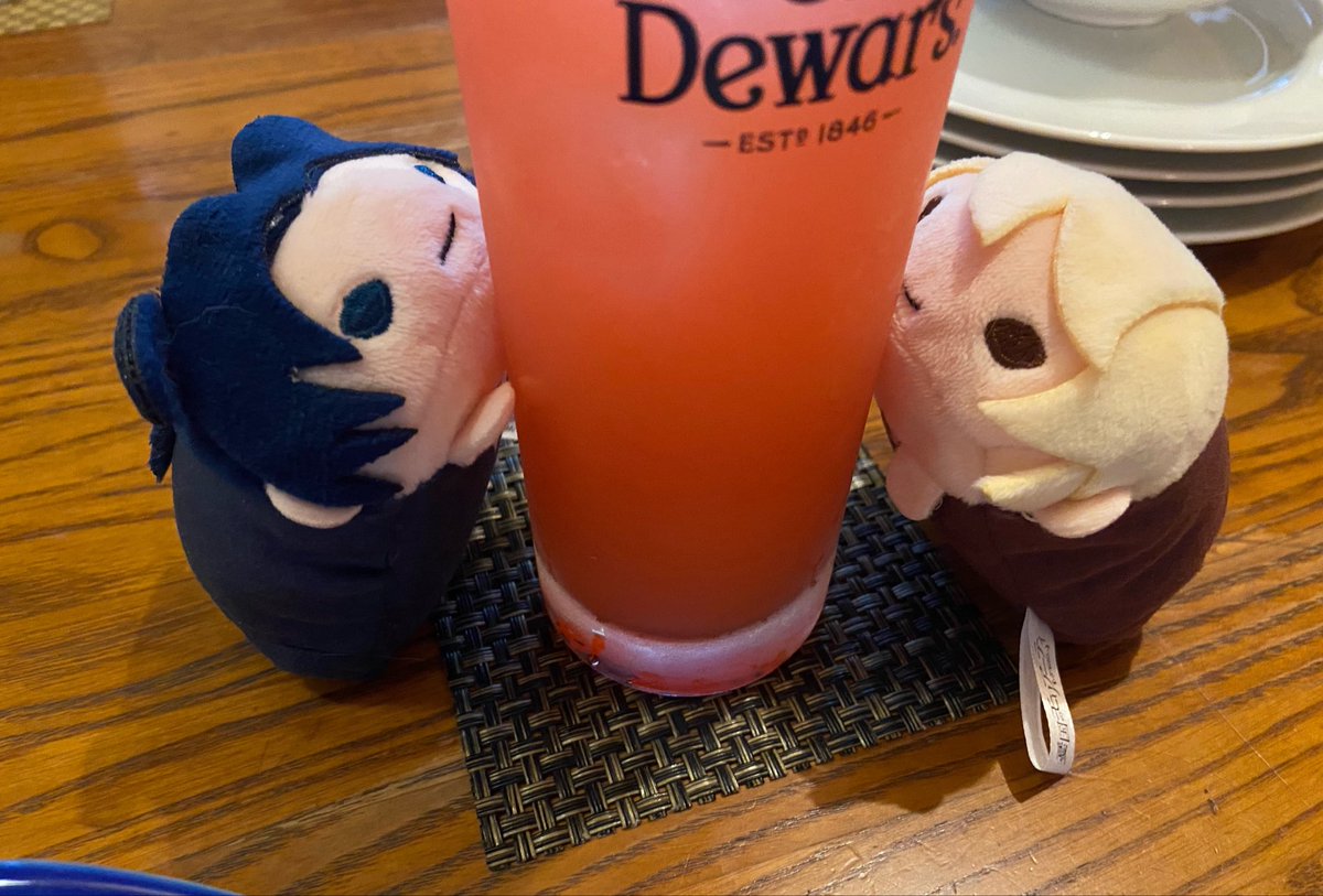 0131Uk's tweet photo. 酒じゃーーー！！
アイスブレイカーとチャイナブルーです！どちらもさっぱりしてて美味しい🤤
味が似ててニヤニヤしちゃった♡ https://t.co/SDiNghdfqV