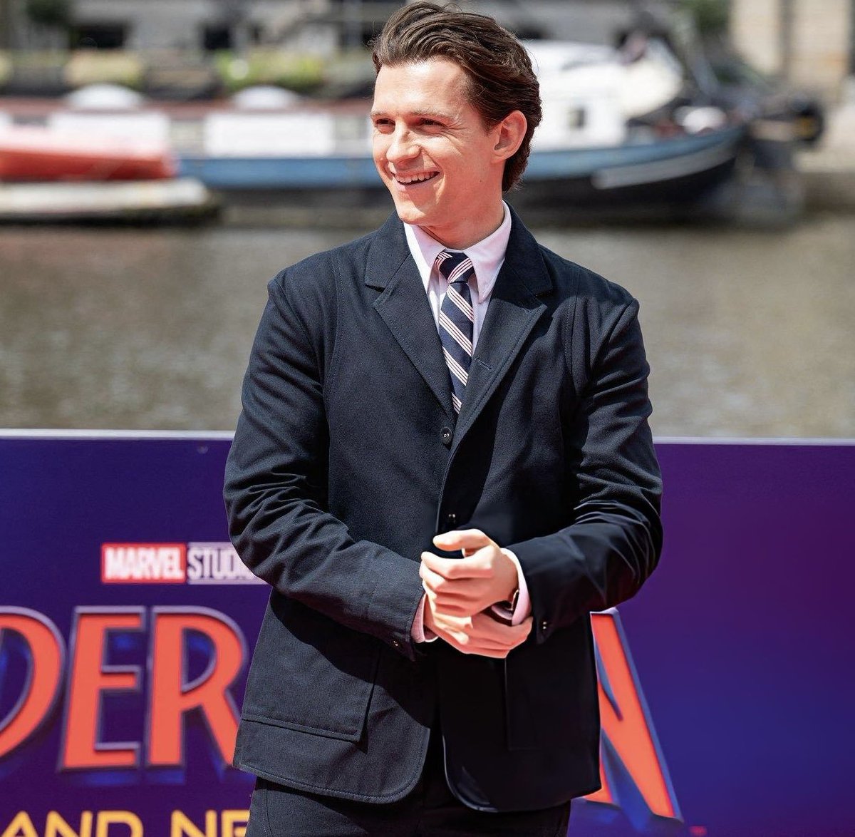 marvel_updat3s's tweet photo. Tom Holland at the ‘SPIDER-MAN: BRAND NEW DAY’ photocall in Amsterdam. https://t.co/up2KJCfVHC