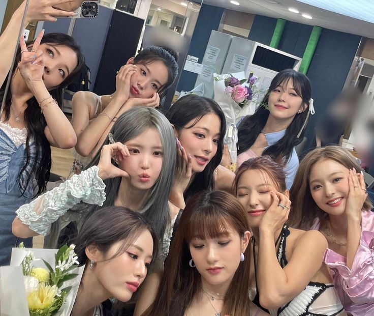 FROMIS_9 BASE tweet media