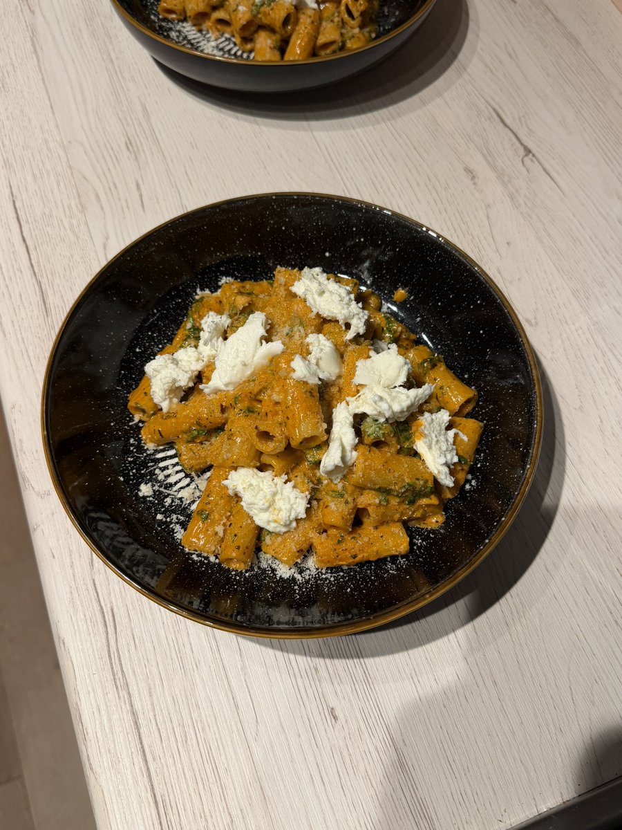 JacksDailyBites's tweet photo. Fresh mozzarella pasta 🍝 https://t.co/Fzvibb3btK