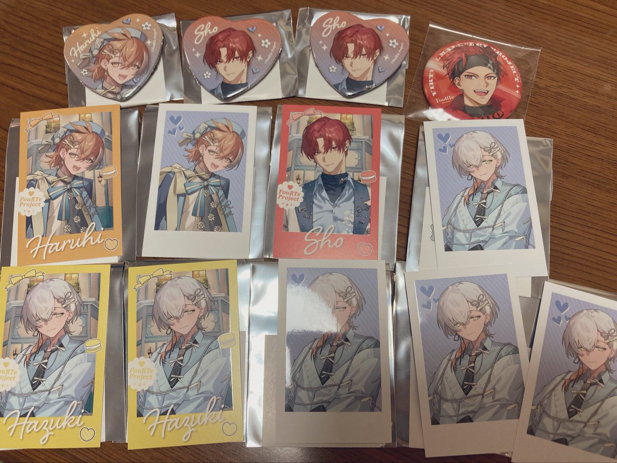 Mujin_0118's tweet photo. ホワイトデーグッズ
🩷くんと交換して下さる方いますか！！💘🪽

しれっと❤️くんのデビューグッズの缶バも…
デビューグッズに関しては❤️くんのホワイトデーとセットで交換してくれる方でお願いします🙇‍♀️
🩷ホワイトデー:❤️ホワイトデー❤️デビュー
2:2
でお願いします🙇‍♀️
郵送でもライブ手渡しでも可🙆‍♀️ https://t.co/z0XOrRDjLq