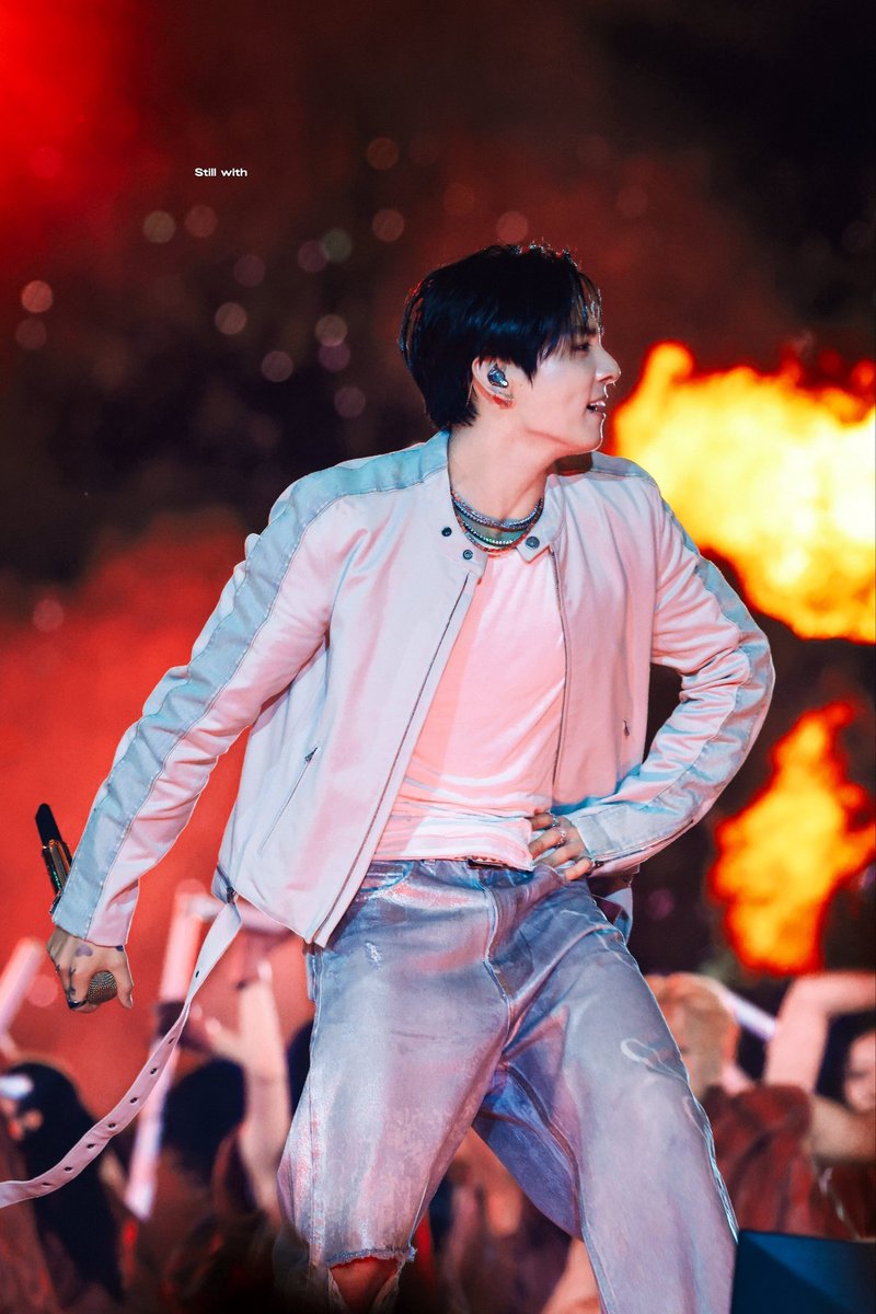 zoa4987's tweet photo. @beigebearr WE LOVE YOU JUNGKOOK❤️
BEST VOCALIST JUNGKOOK 🎤                       
#정국 #JUNGKOOK                  
I vote  #JUNGKOOK  for Most Handsome Man Alive #MHMA2026 #MHMA2026JUNGKOOK #NETIZENSCHOICE @thenreport https://t.co/B0it9rQYoU