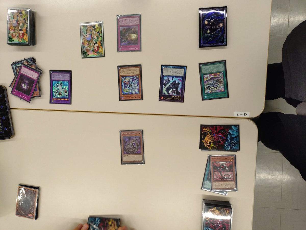 nucit_tablegame's tweet photo. 本日もサークル活動に参加していただきありがとございました！！
熱く激しい勝負が行われているのは、こちらとしては嬉しい限りです！！
金曜日にもサークルの活動はございますので、ご参加お願いします！！ https://t.co/5GHvsw3mSM