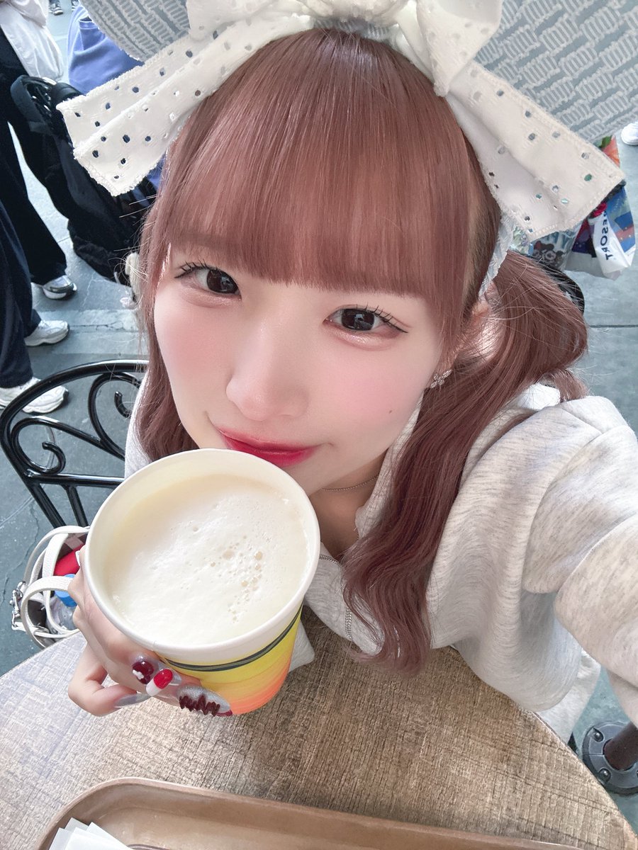 renpha_fr2pon's tweet photo. ディズニーでも🍺！ https://t.co/p2Rv0FMkzw