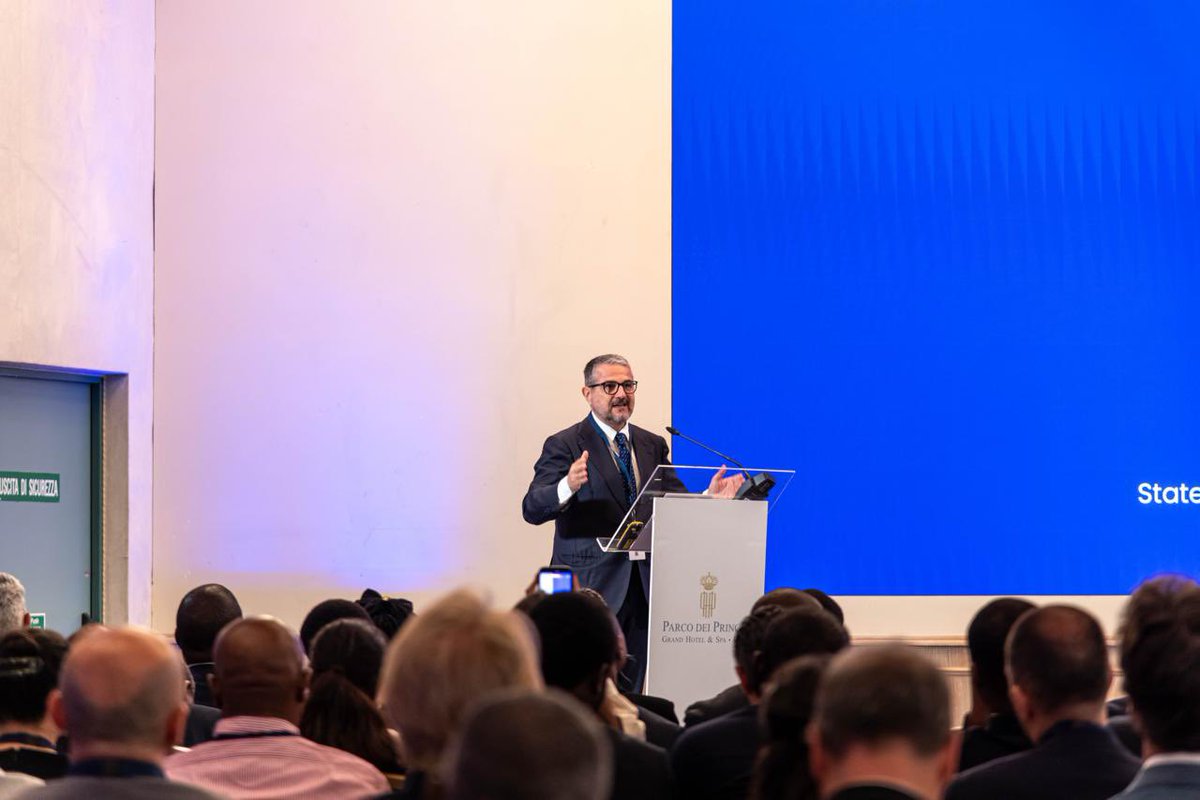 Vale_Valentini_'s tweet photo. Con il Pres. di @africa_finance, Samaila Zubairu, ho inaugurato l’AFC-Italy Business Forum.
Insieme al Pres. Zabairu e l’UDM Piano Mattei, abbiamo definito una visione condivisa: sostenere lo sviluppo di un mercato africano prospero e competitivo, che generi valore e opportunità. https://t.co/89q0YVjGXo