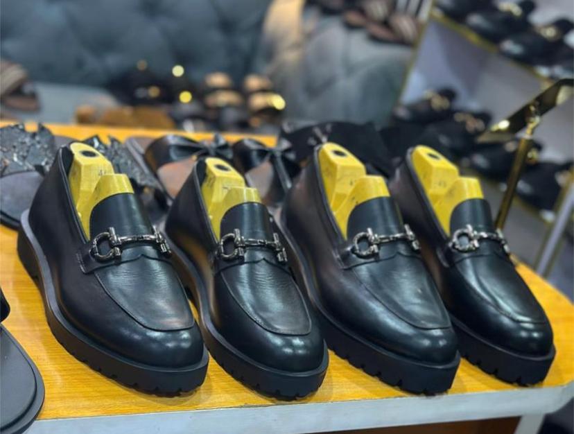AwmSegosimeh's tweet photo. @bigmanfarouk Good afternoon, Beautiful people.
It's a new day, and another chance to rock good and well made shoes. Production takes just 7days max, and nationwide delivery available.
You want a pair, bulk/wholesale orders? contact:https://t.co/tA6hH1iq6q
Ado Ekiti.
#TG30DayVisibility https://t.co/E5lpJaj1qy